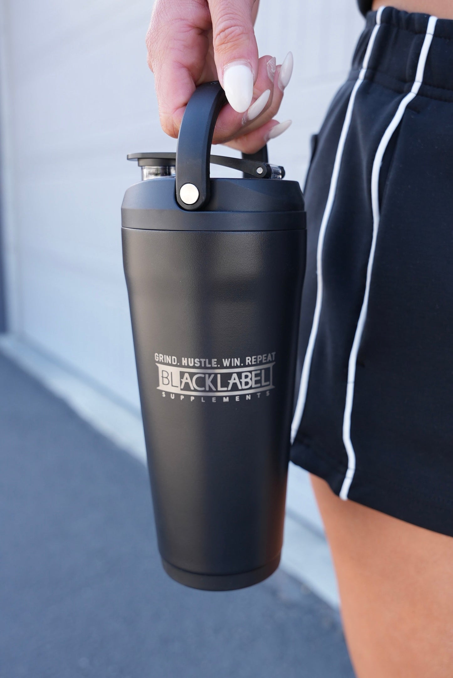 24oz Insulated Shaker Bottle Gym Protein Drink Mixer Cup